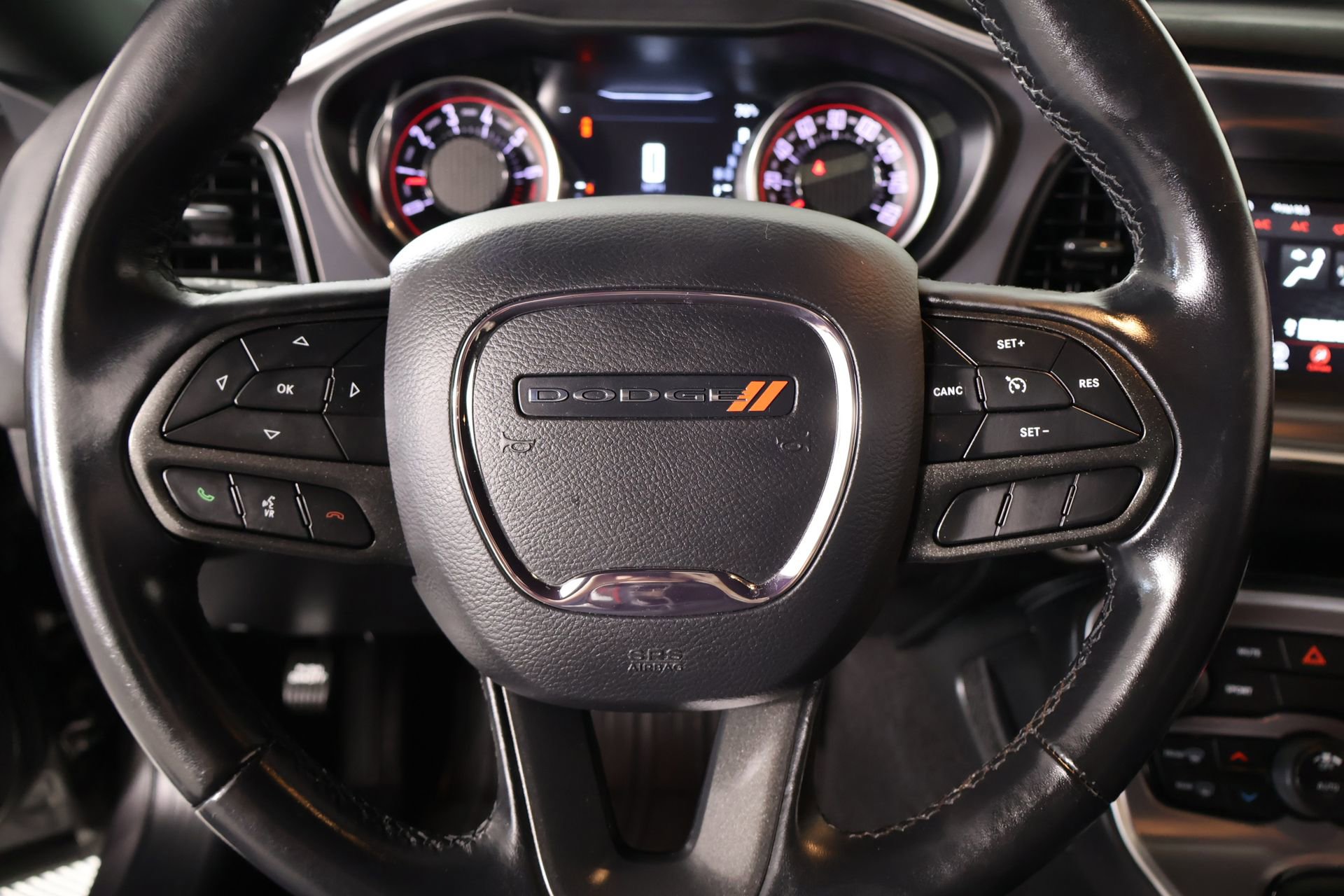 Used 2020 Dodge Challenger SXT RWD image 3