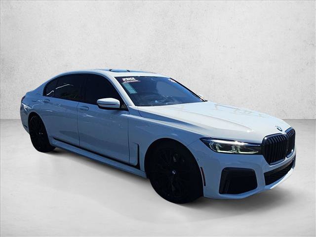 Used 2022 BMW 740i w/ M Sport Package RWD image 3