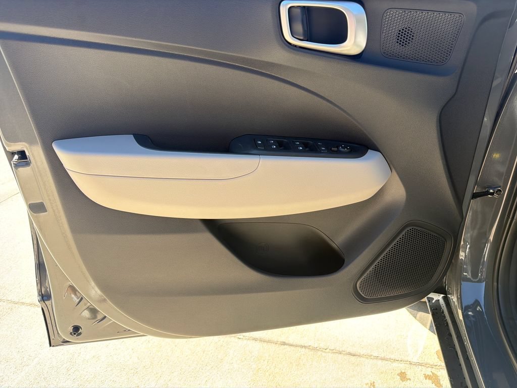 New 2026 Hyundai Venue SEL FWD image 17