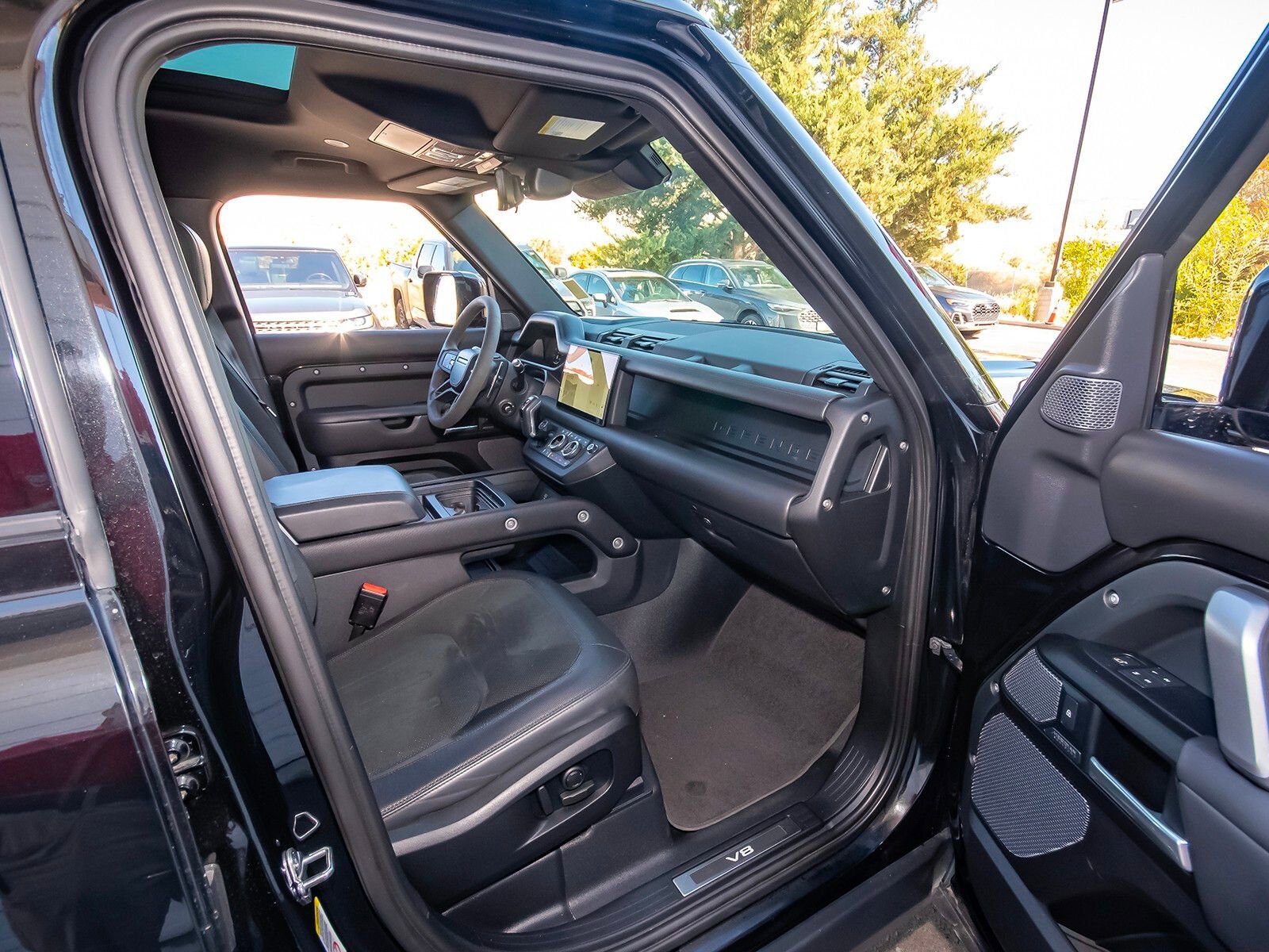 Used 2022 Land Rover Defender 110 V8 image 43