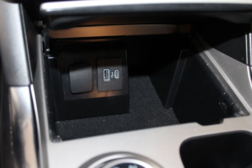Used 2024 Ford Explorer Limited image 54