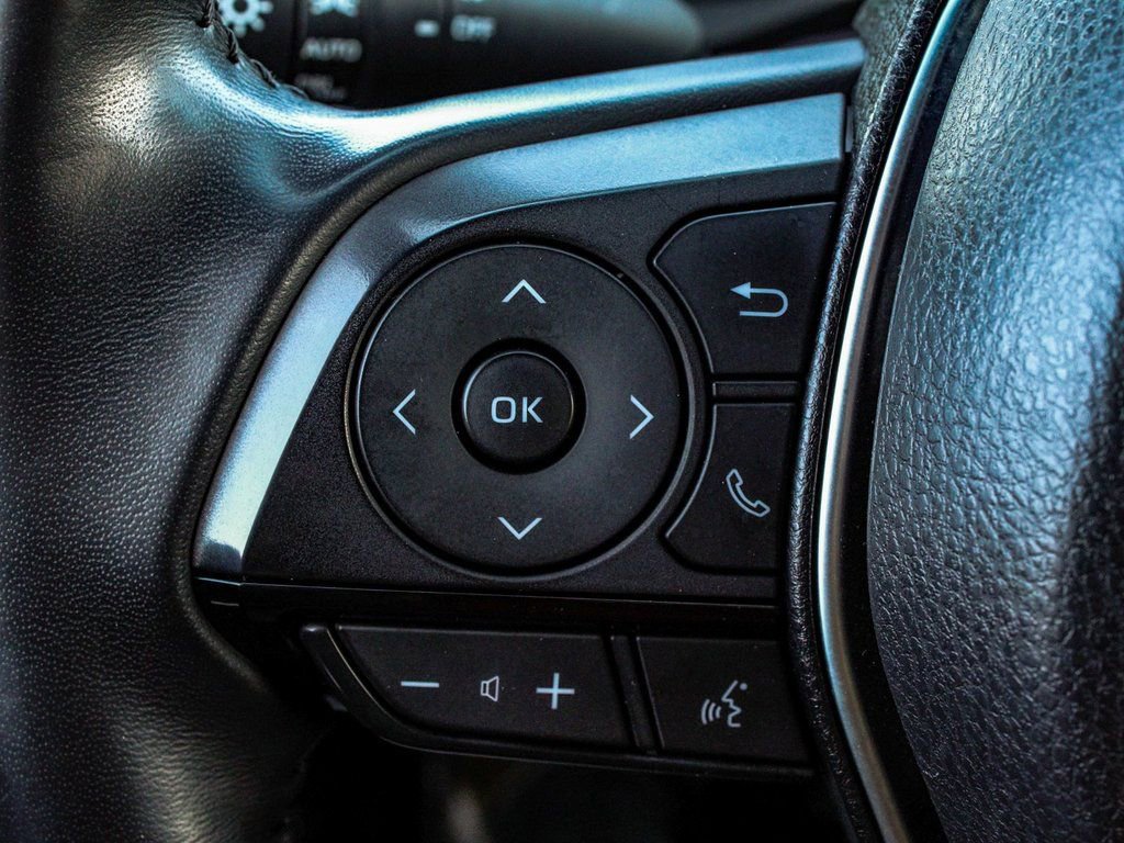 Used 2023 Toyota Venza XLE image 25