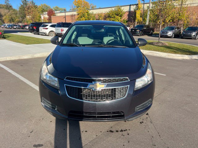 Used 2014 Chevrolet Cruze LS FWD image 2