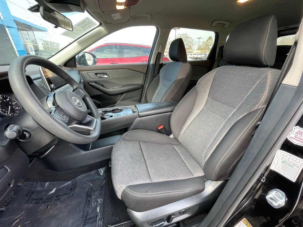 Used 2023 Nissan Rogue SV image 23