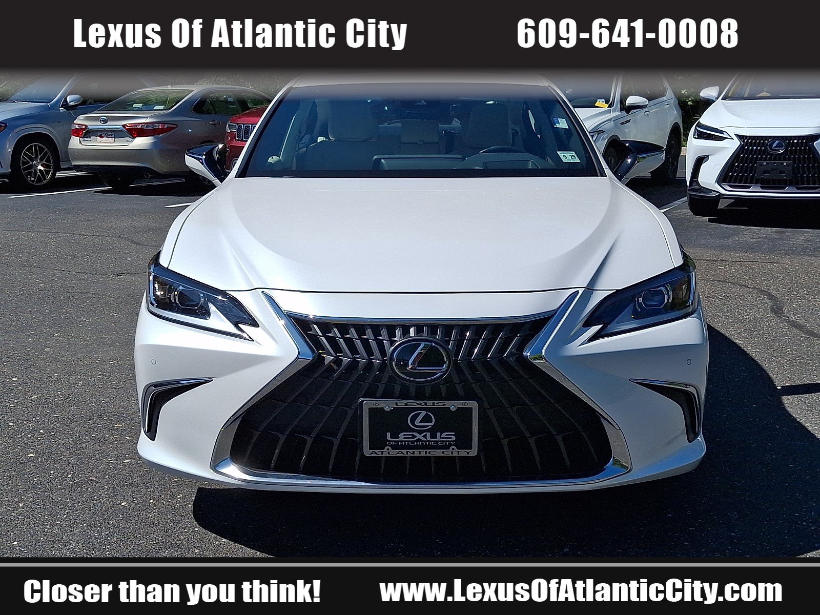 Used 2025 Lexus ES 350 w/ Premium Package FWD image 2