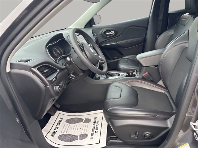 Used 2022 Jeep Cherokee Trailhawk w/ Trailer Tow Group image 7