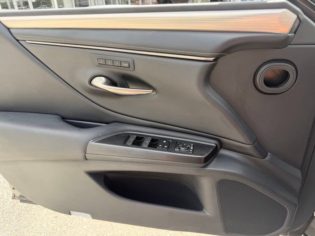 Used 2021 Lexus ES 350 F Sport w/ Accessory Package 2 FWD image 30