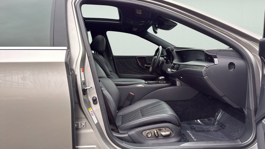 Used 2018 Lexus LS 500 AWD w/ Luxury Package image 11