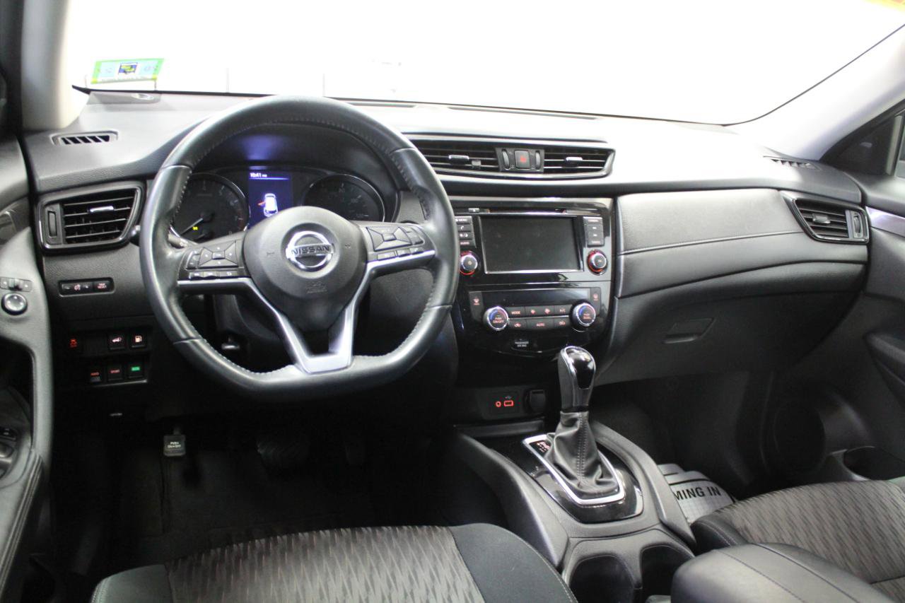 Used 2018 Nissan Rogue SV image 7