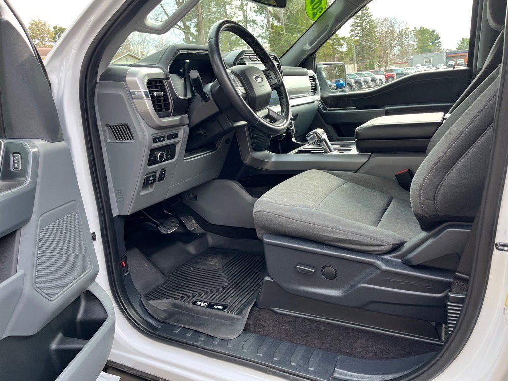 Used 2022 Ford F150 Lightning XLT image 9