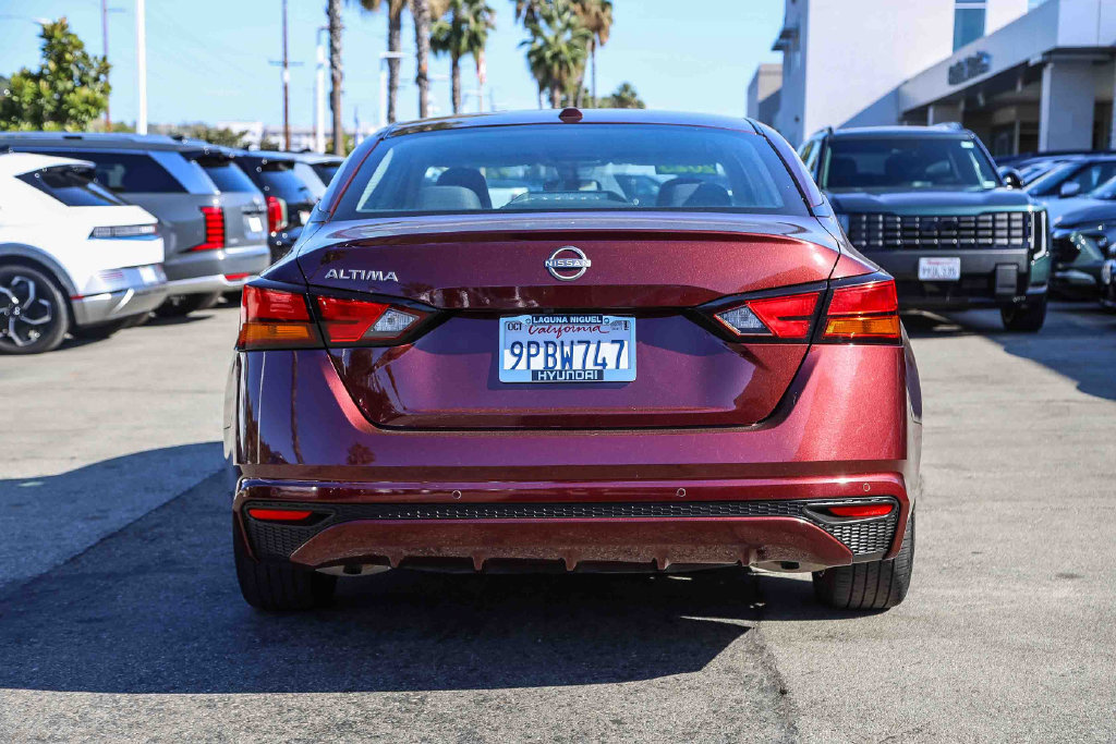 Used 2025 Nissan Altima 2.5 SV FWD image 5