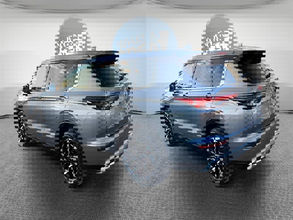 Used 2023 Mitsubishi Outlander SE image 6