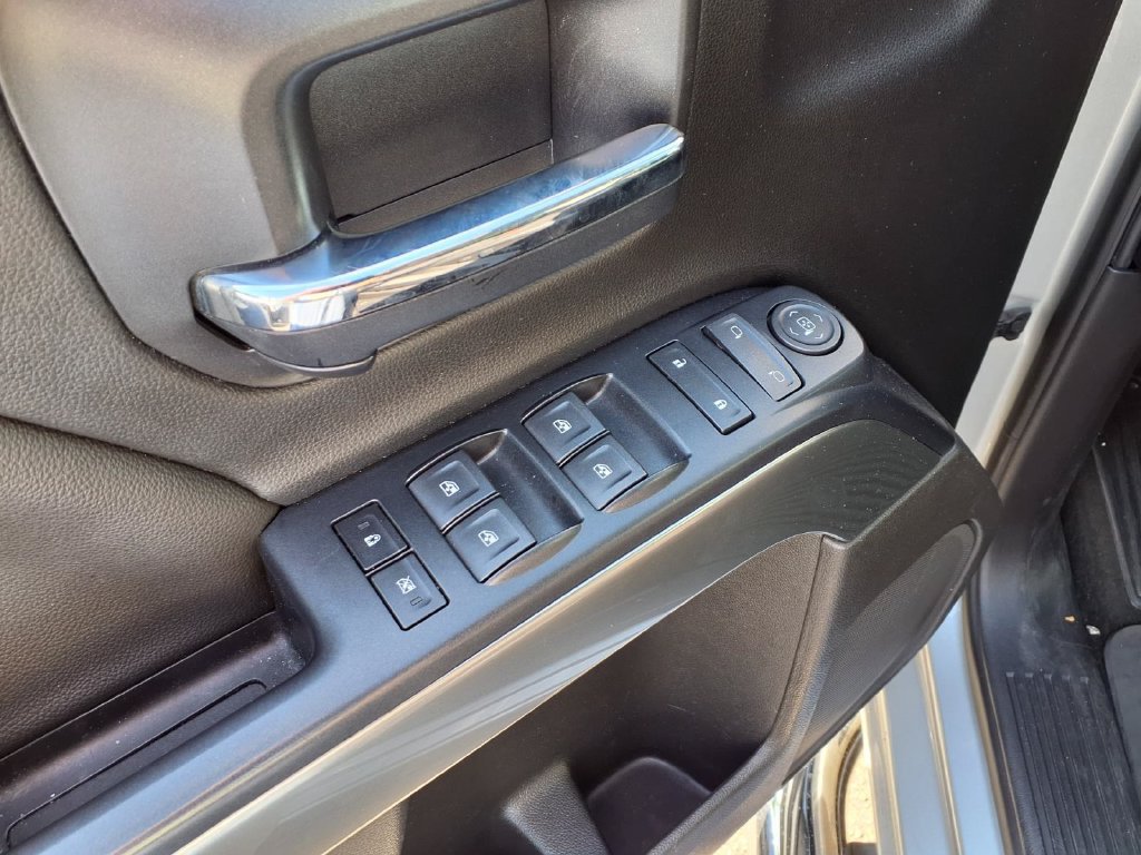 Used 2018 Chevrolet Silverado 1500 LT w/ All Star Edition RWD image 15