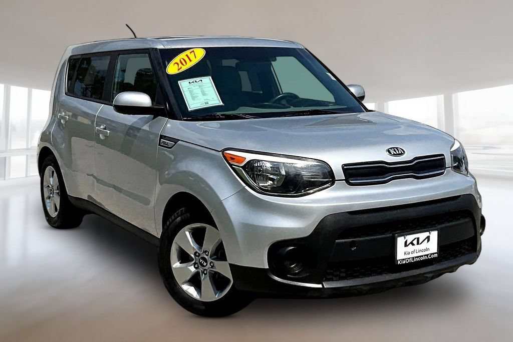 Used 2017 Kia Soul w/ Convenience Package FWD image 3