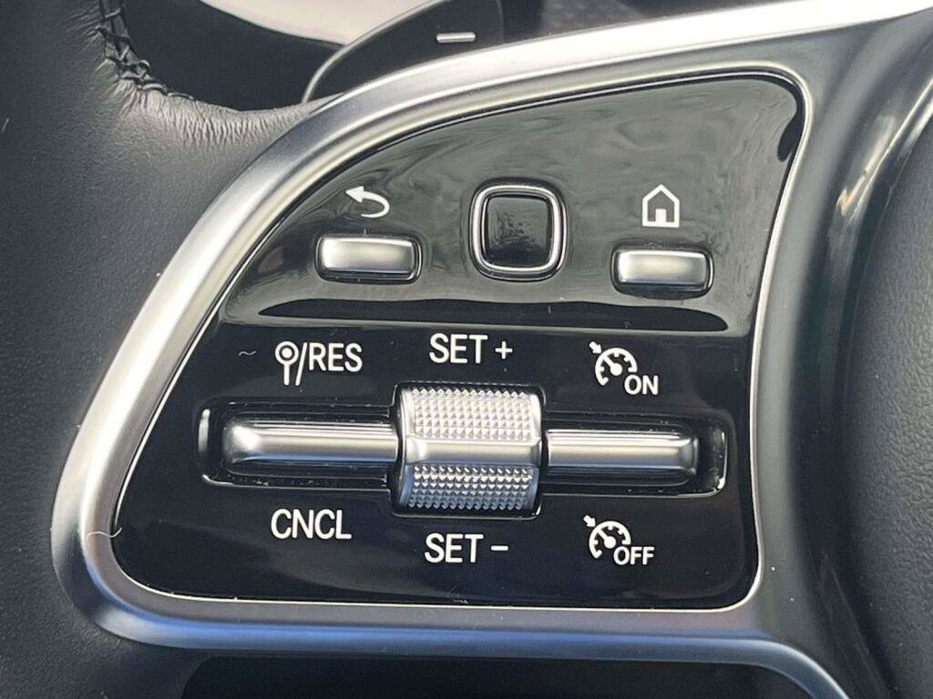 Used 2023 Mercedes-Benz CLA 250 4MATIC image 33