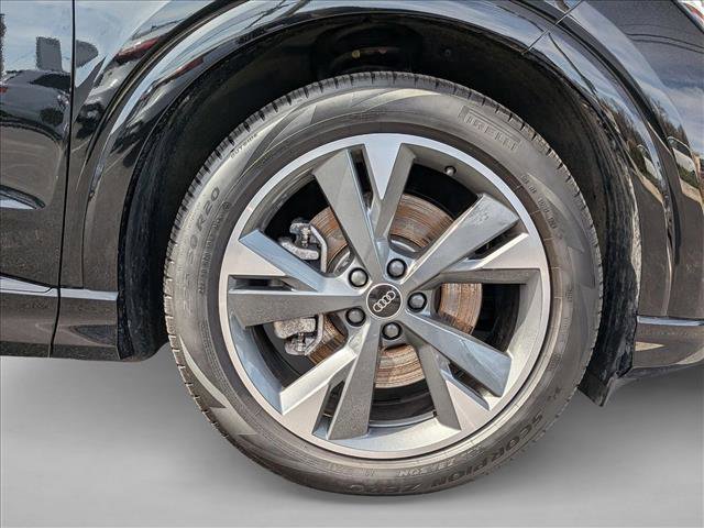 Certified 2025 Audi Q4 e-tron Premium w/ Convenience Package image 27