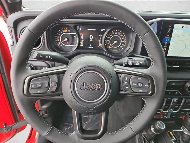 Used 2025 Jeep Wrangler Unlimited Rubicon w/ Technology Group image 13
