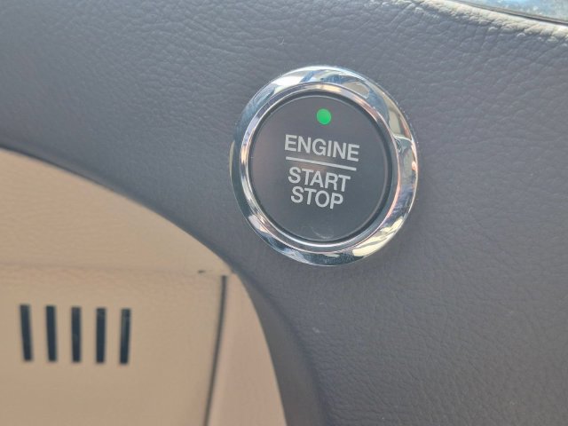 Used 2022 Ford Edge Titanium w/ Equipment Group 301A AWD/4WD image 19