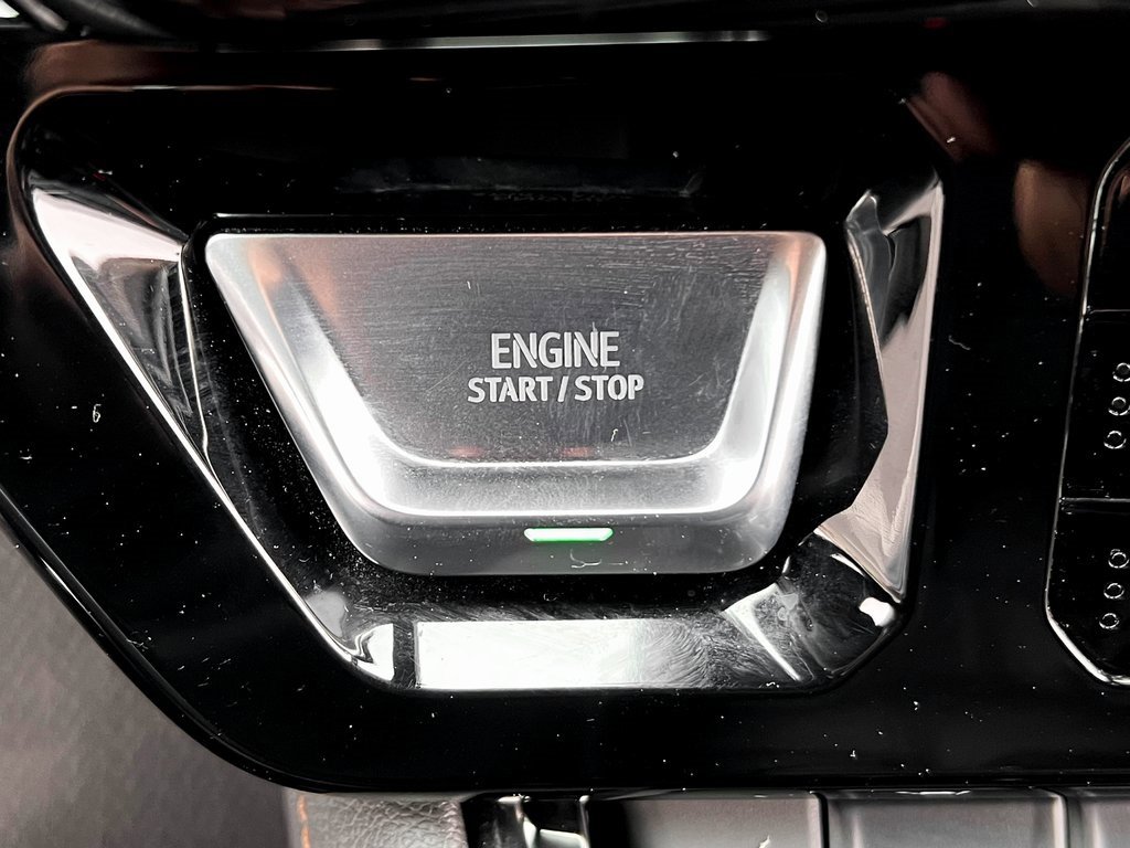 Used 2025 GMC Sierra 1500 AT4 w/ Technology Package image 10