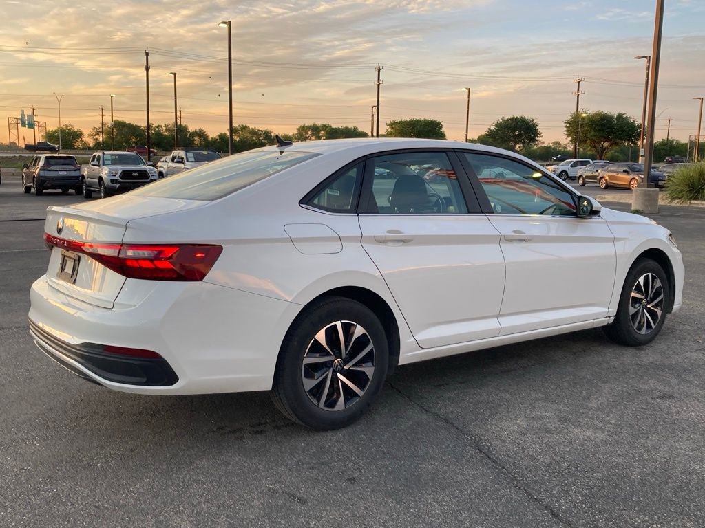 Used 2025 Volkswagen Jetta S image 5