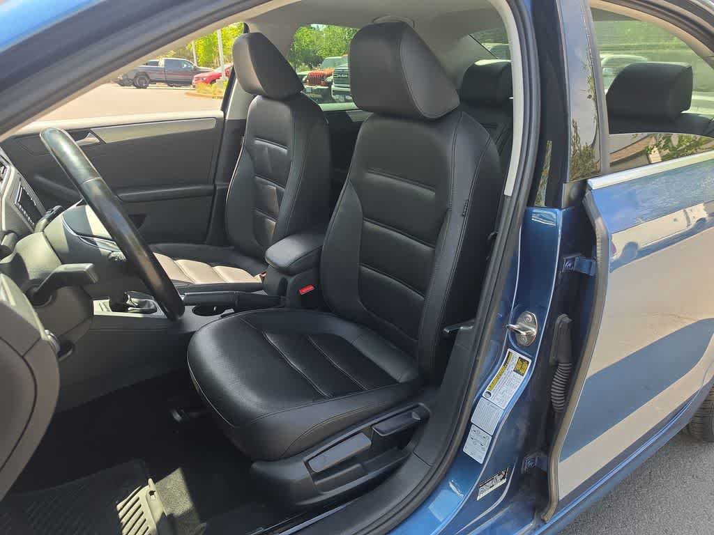 Used 2017 Volkswagen Jetta SE FWD image 11