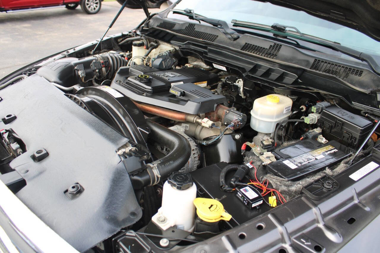 Used 2017 RAM 3500 SLT w/ Luxury Group image 15