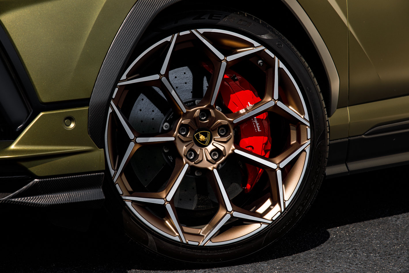 Used 2024 Lamborghini Urus Performante AWD/4WD image 3