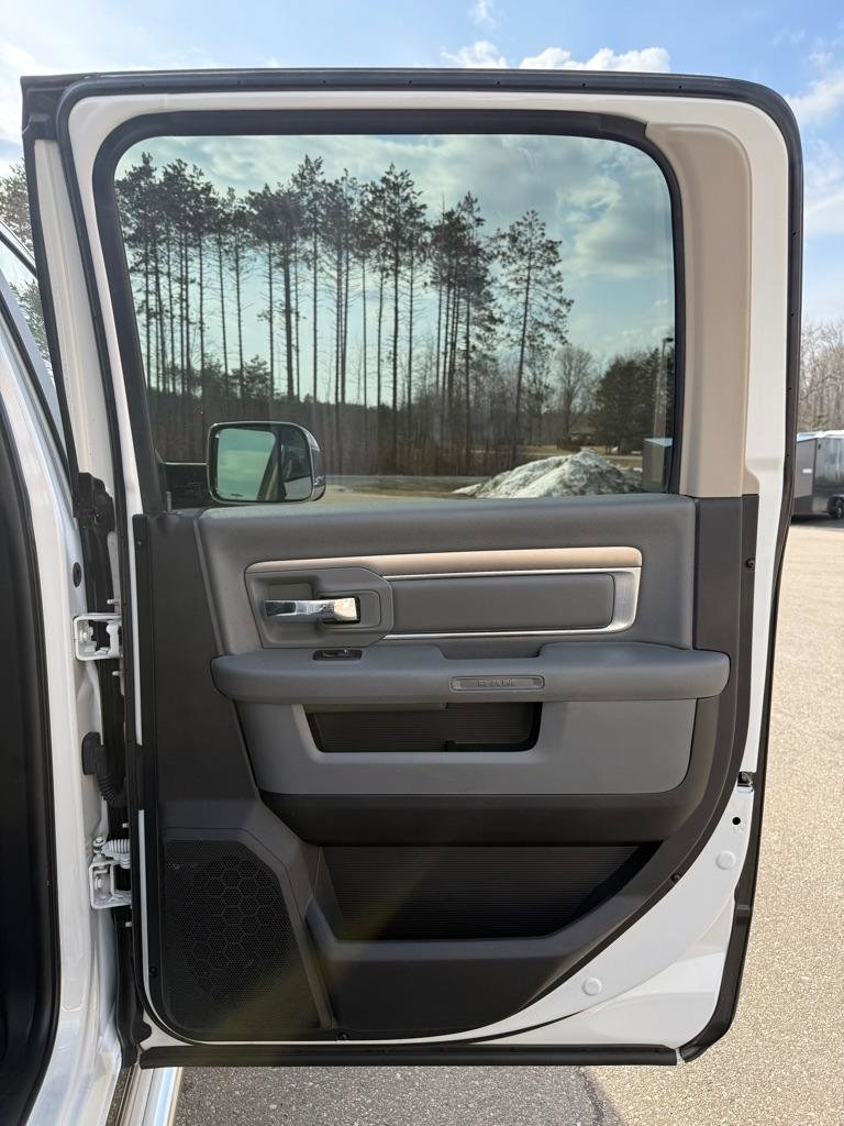 Used 2017 RAM 2500 SLT image 17