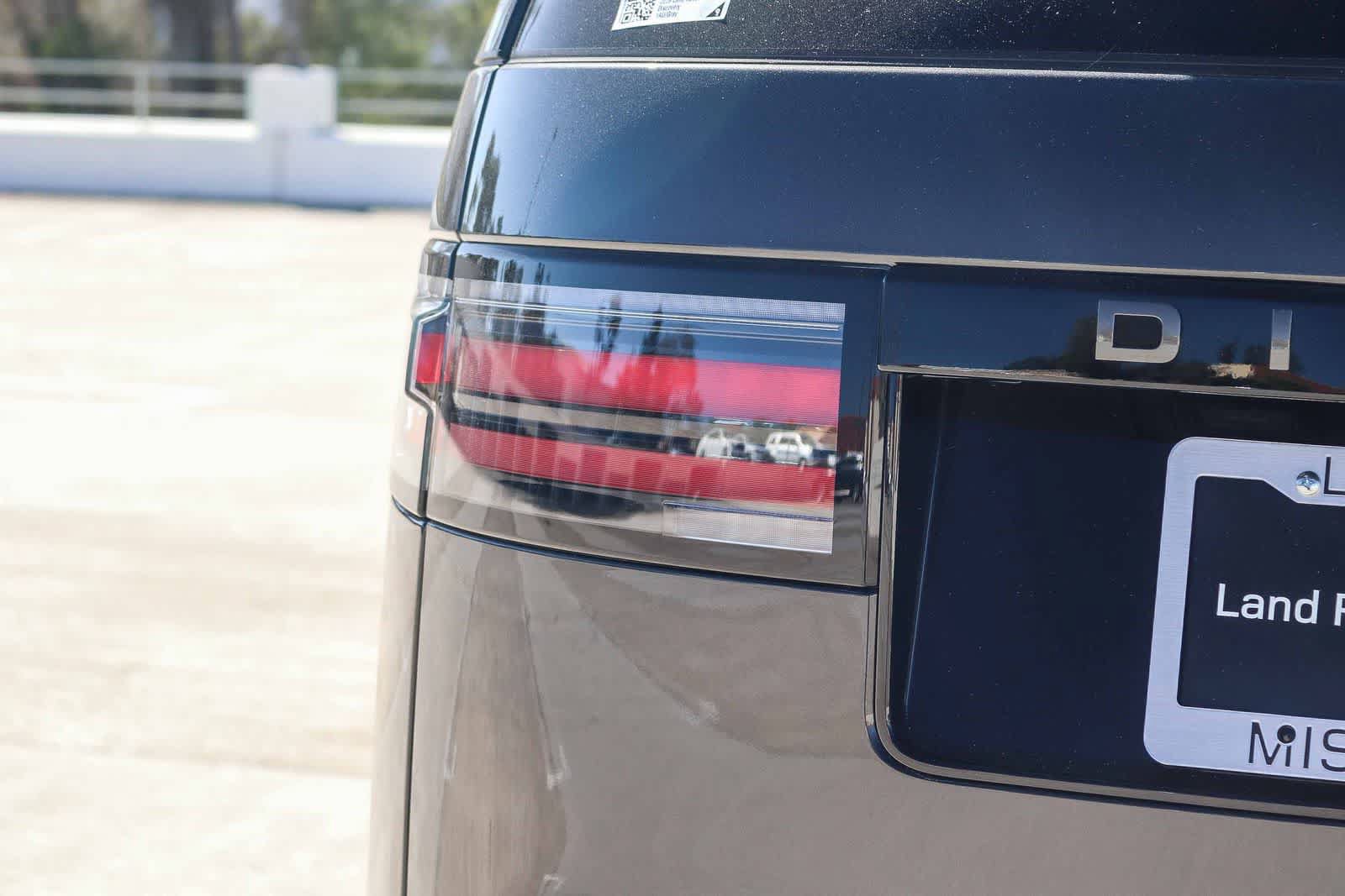New 2026 Land Rover Discovery Dynamic SE AWD/4WD image 7