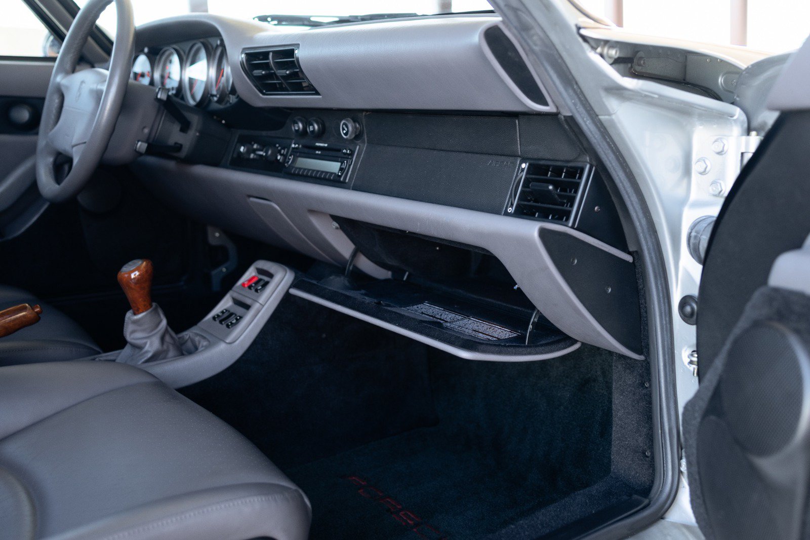 Used 1998 Porsche 911 Carrera S RWD image 64