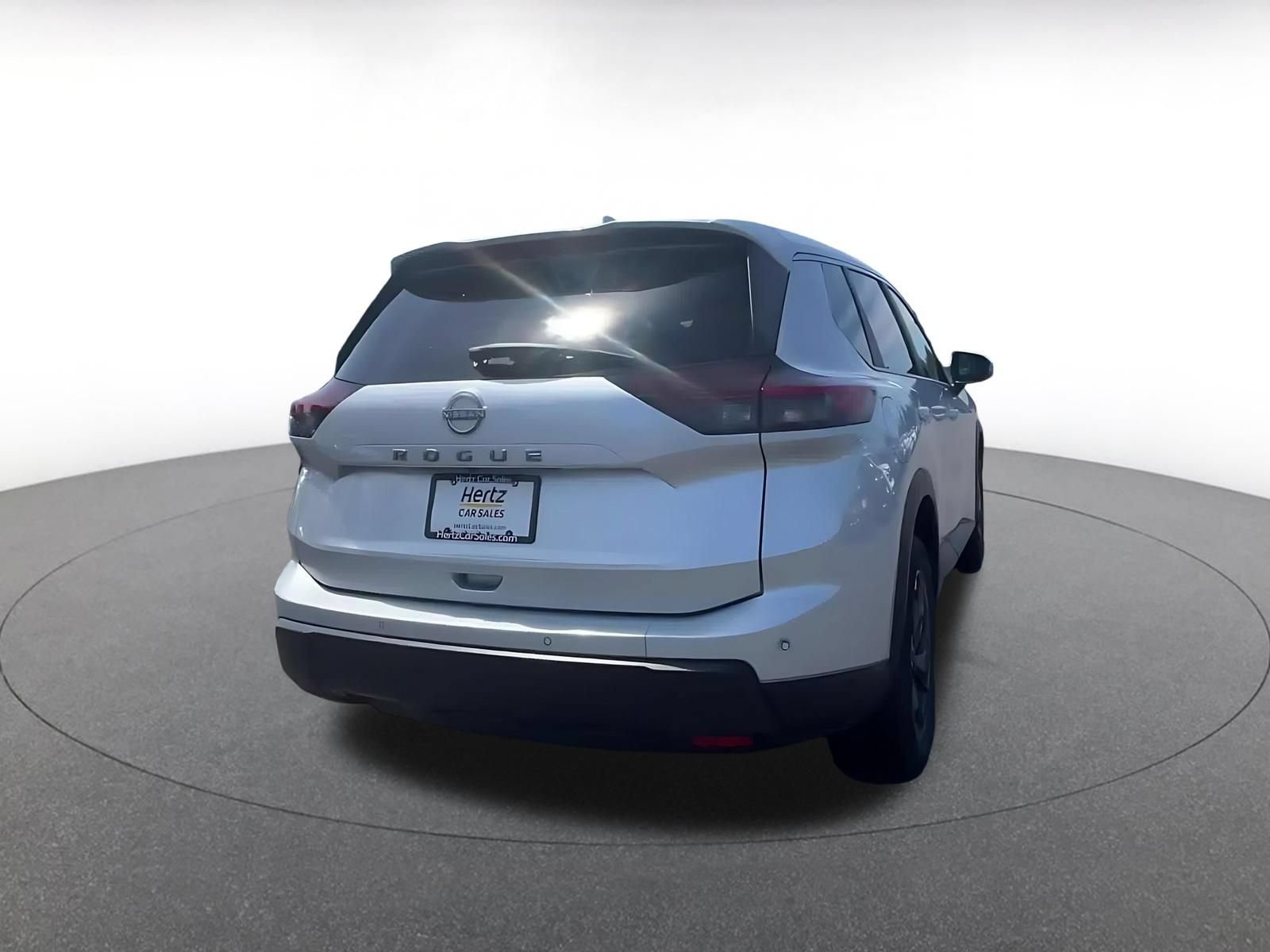Used 2025 Nissan Rogue SV FWD image 14