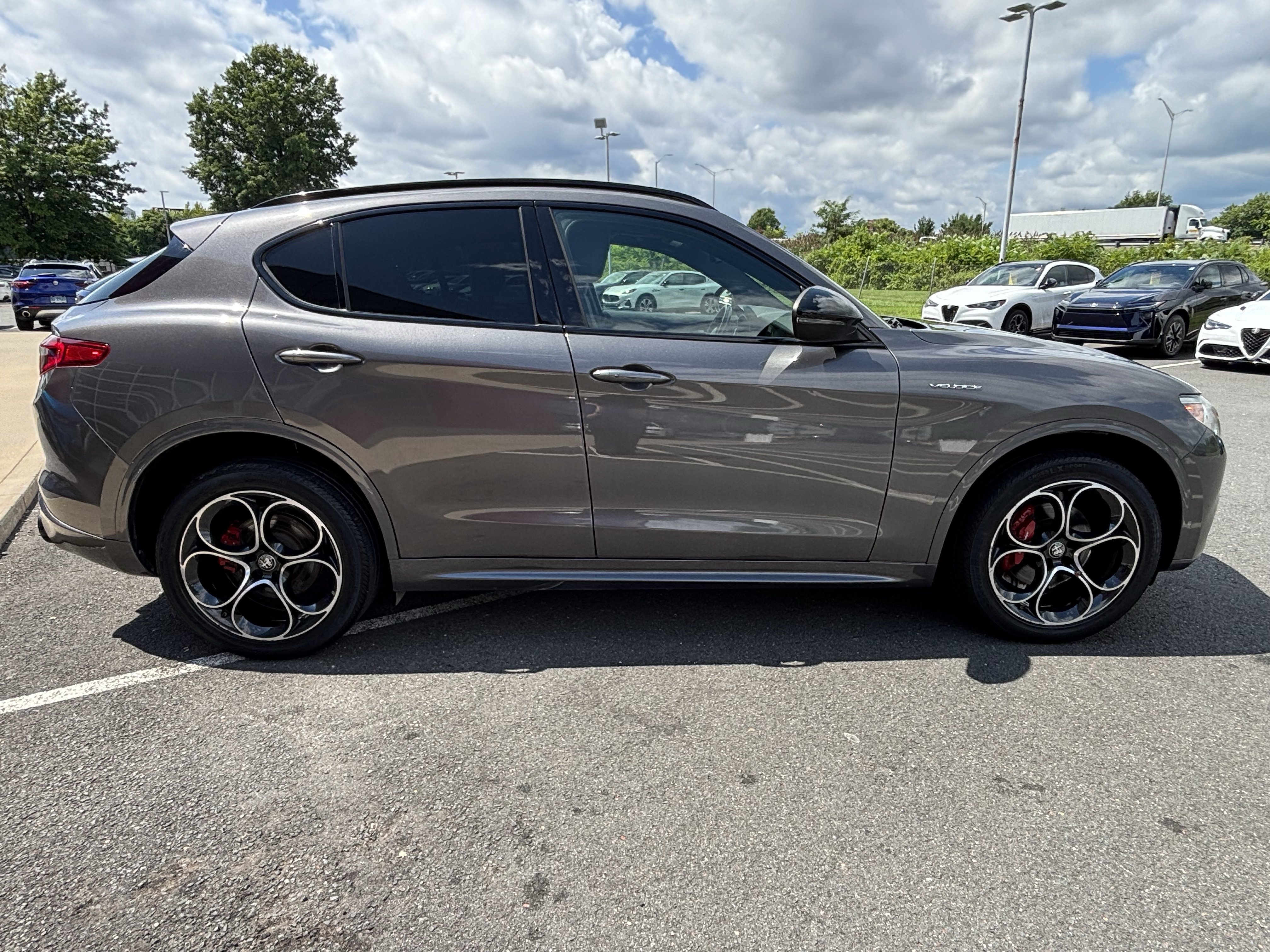Certified 2023 Alfa Romeo Stelvio Veloce AWD/4WD image 8