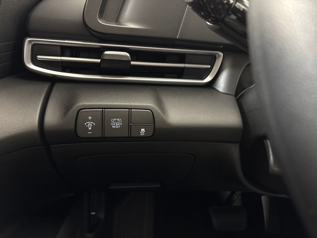 New 2025 Hyundai Elantra Hybrid FWD image 32