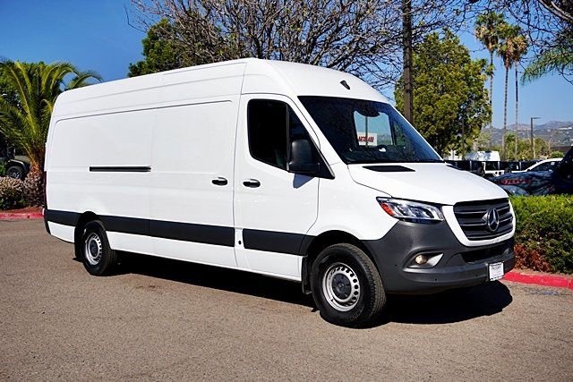 Used 2024 Mercedes-Benz Sprinter 2500 image 6