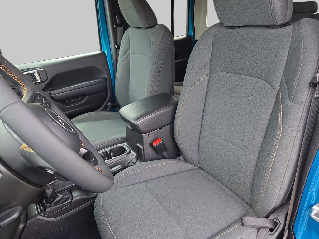 Used 2024 Jeep Wrangler Unlimited AWD/4WD image 18