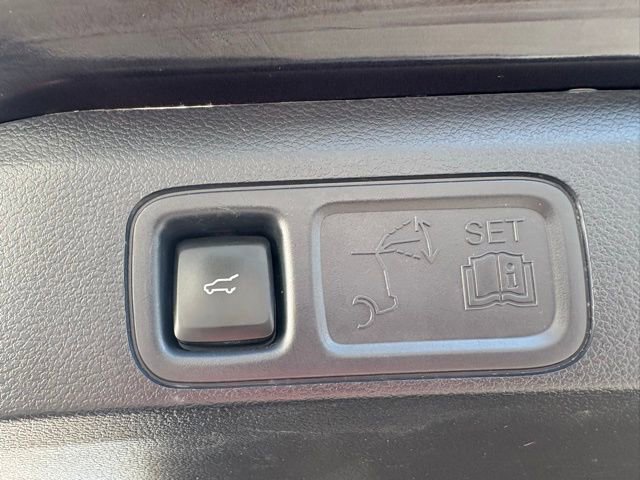 Used 2024 Ford Expedition Limited image 40