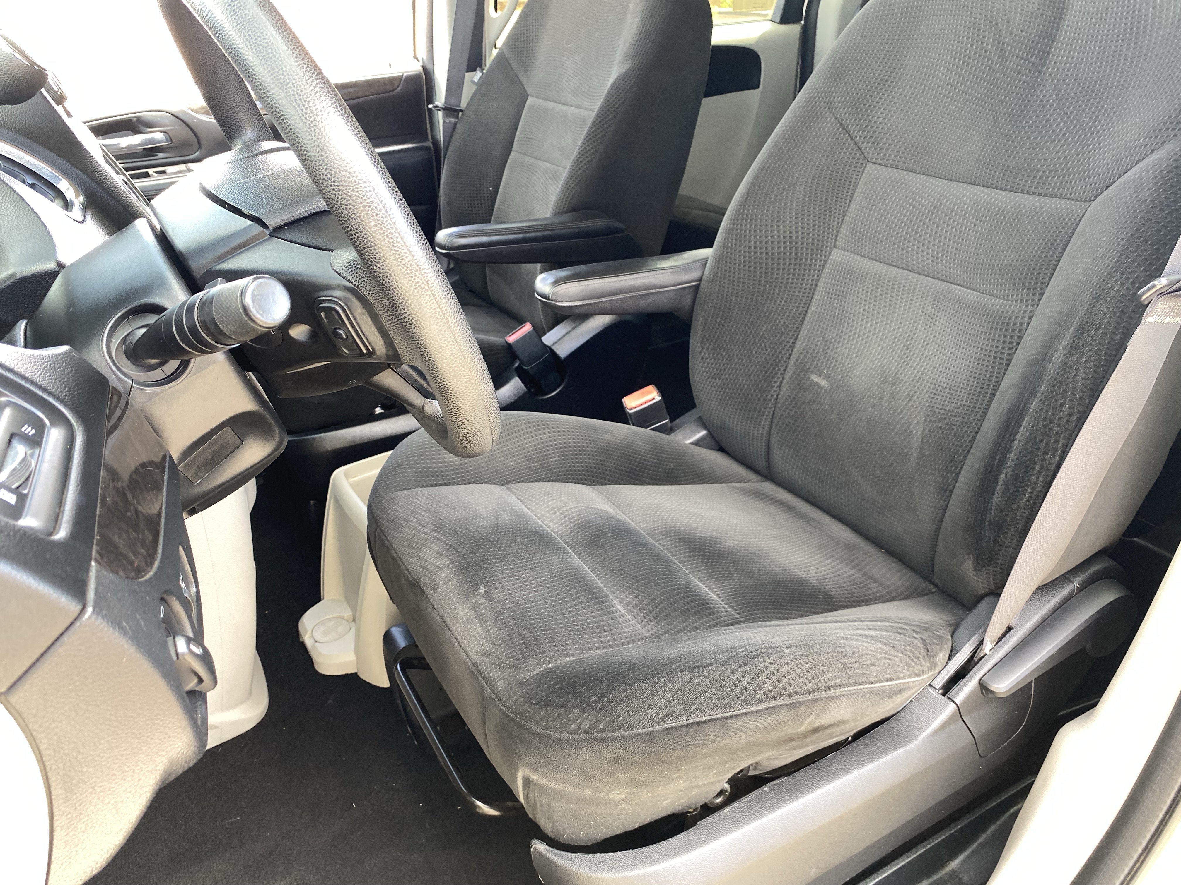 Used 2016 Dodge Grand Caravan SE w/ Quick Order Package 29E SE FWD image 19