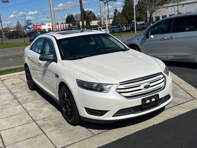 Used 2016 Ford Taurus Limited w/ Equipment Group 301A AWD/4WD image 3