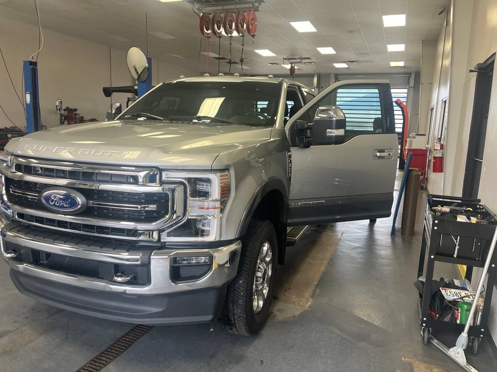 Certified 2022 Ford F350 Lariat w/ Lariat Ultimate Package AWD/4WD image 2