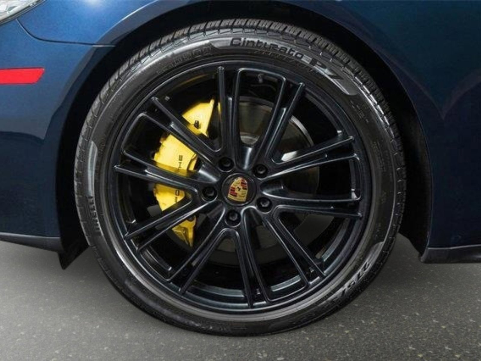 Used 2023 Porsche Panamera 4 Platinum Edition w/ Assistance Package image 19