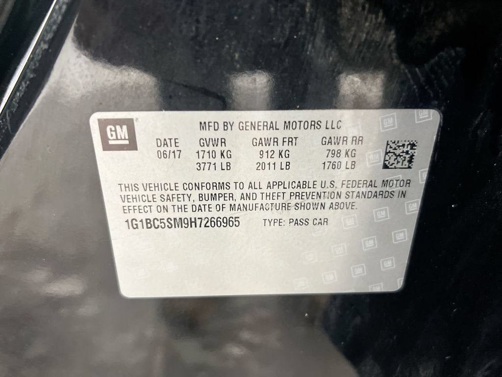 Used 2017 Chevrolet Cruze LS FWD image 27