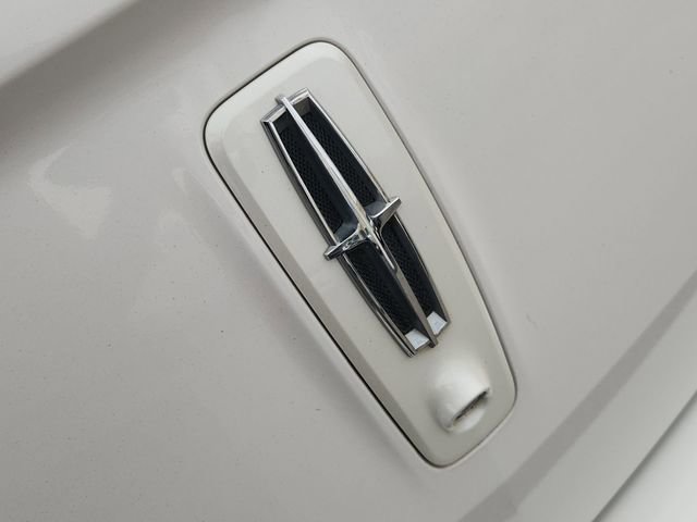 Used 2013 Lincoln MKS FWD image 29