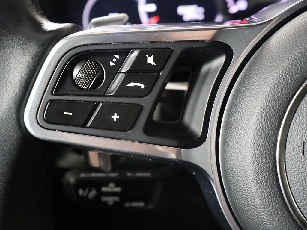Used 2023 Porsche Cayenne Platinum Edition w/ Premium Package Plus image 41