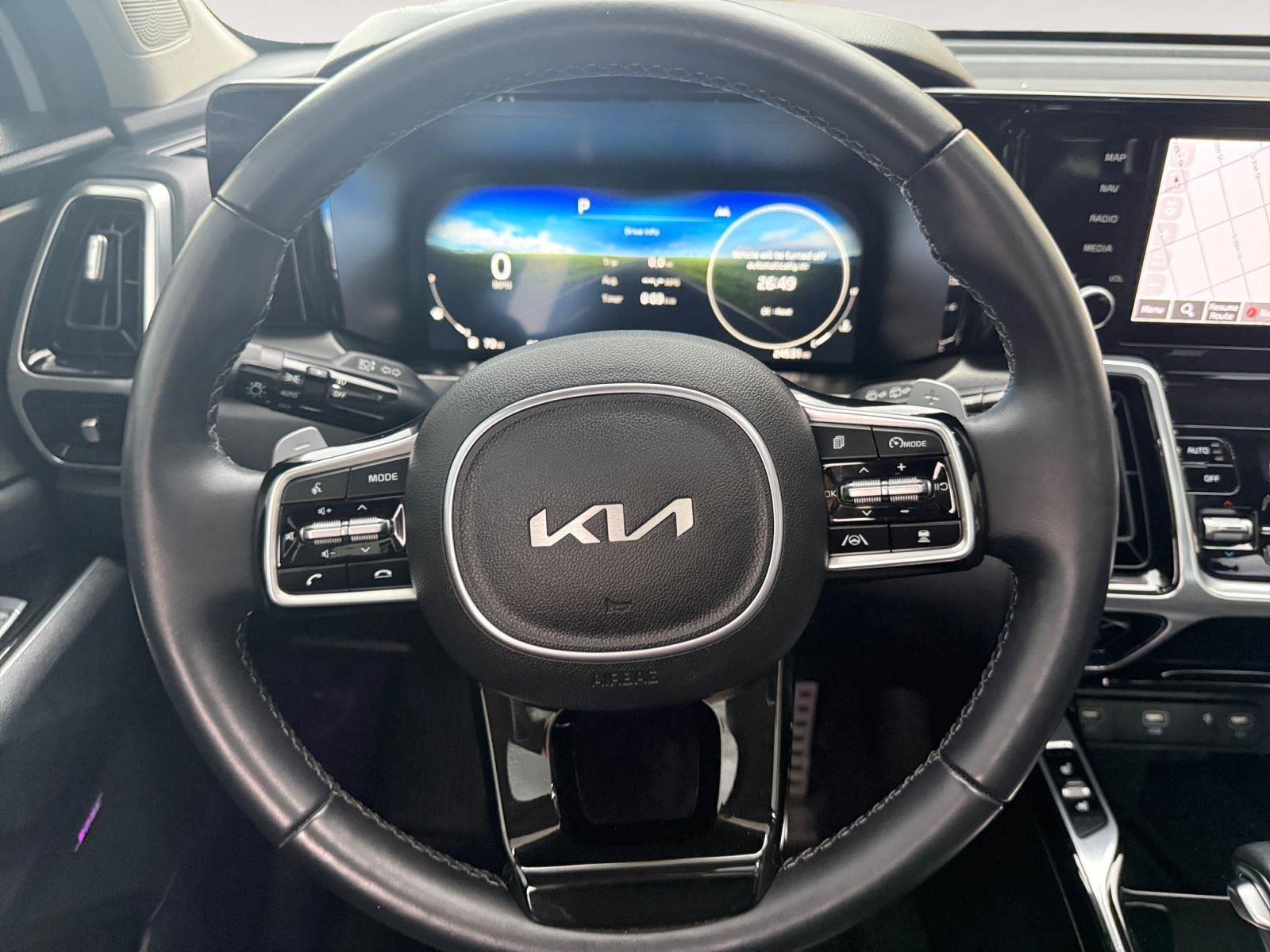 Used 2023 Kia Sorento AWD image 16