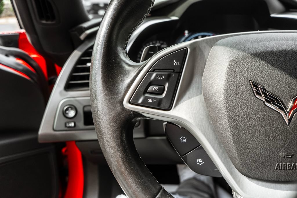 Used 2019 Chevrolet Corvette Stingray Coupe w/ 1LT RWD image 23