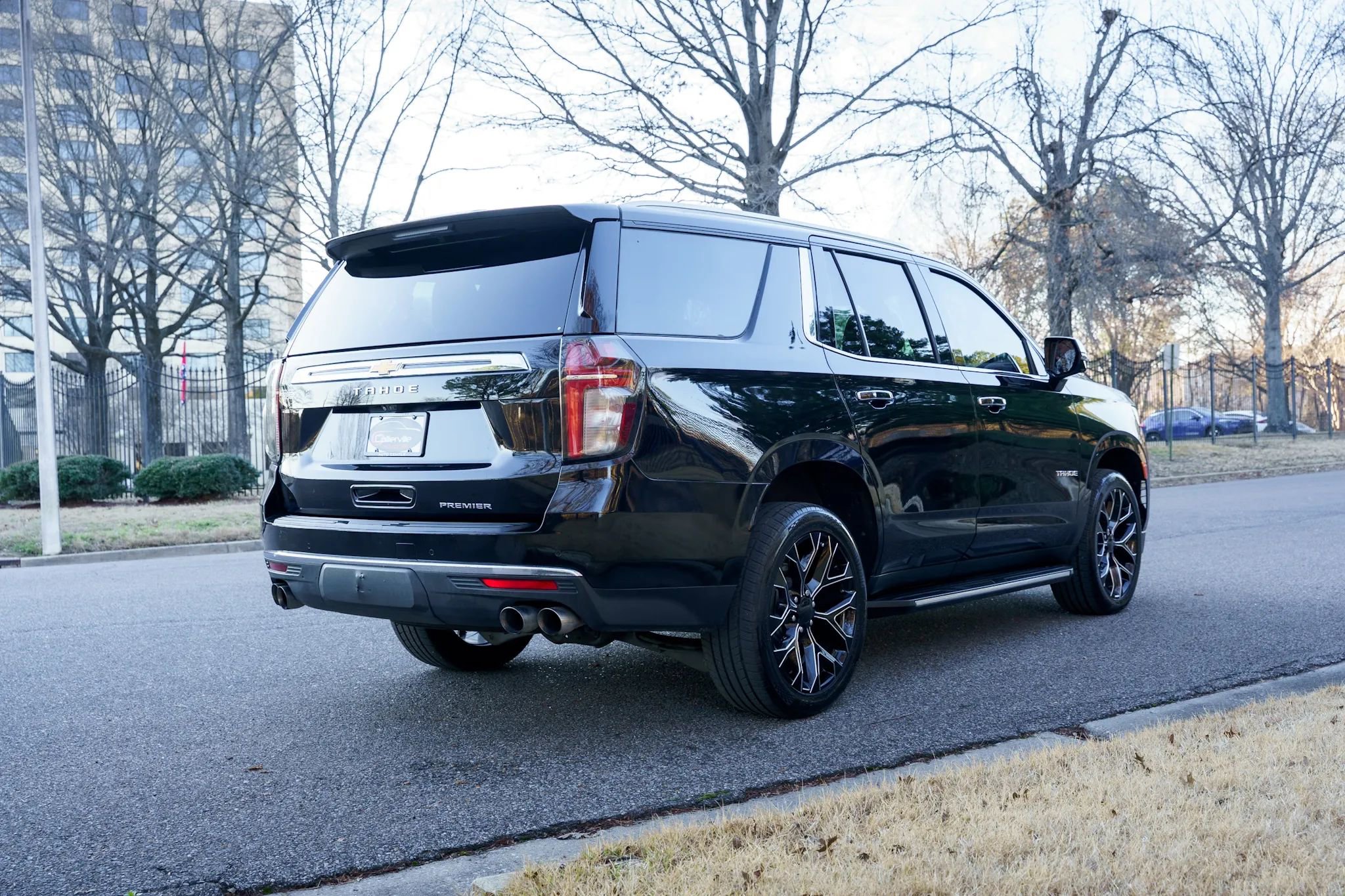 Used 2021 Chevrolet Tahoe Premier w/ Premium Package image 5