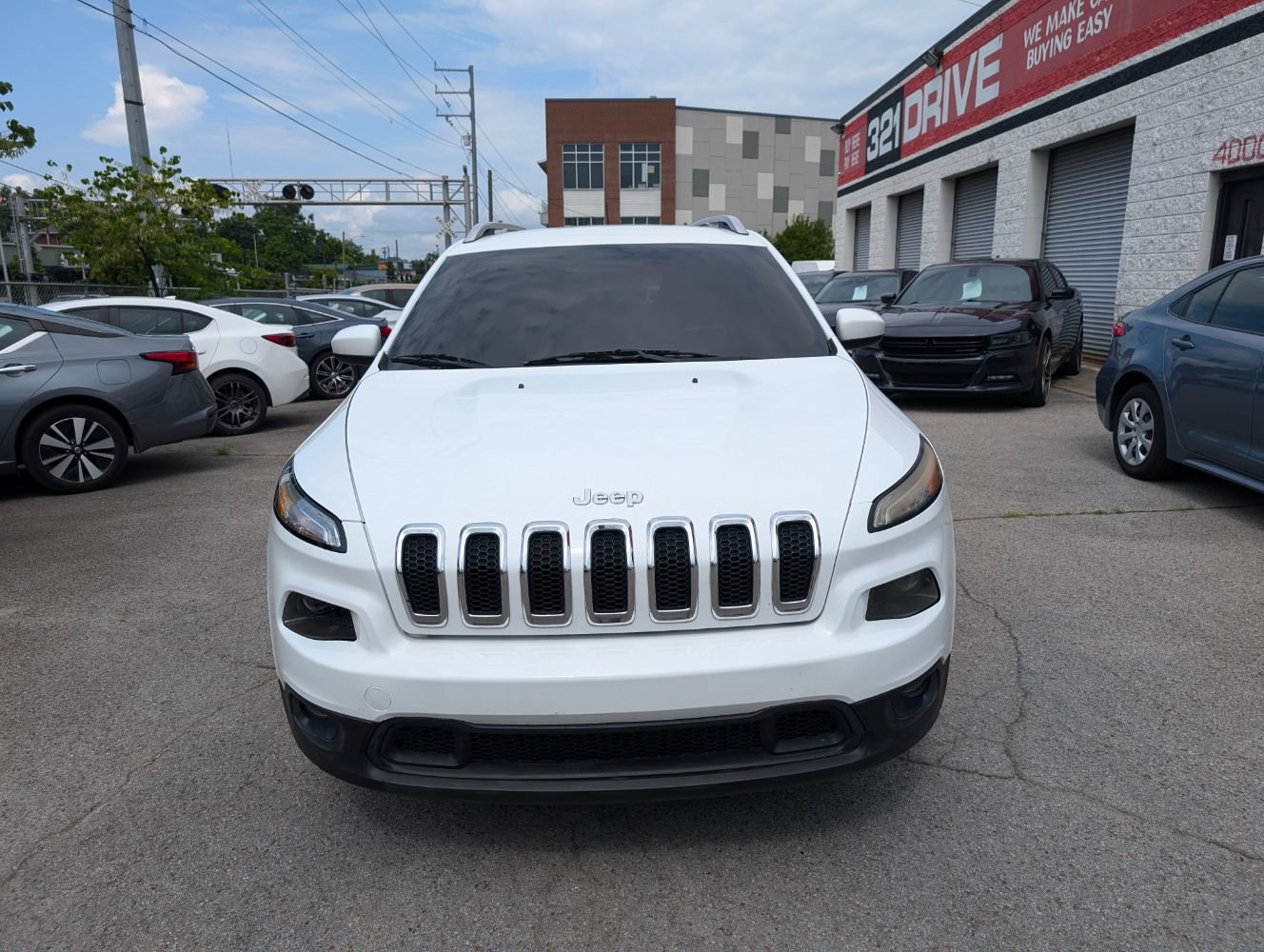 Used 2014 Jeep Cherokee Latitude FWD image 4