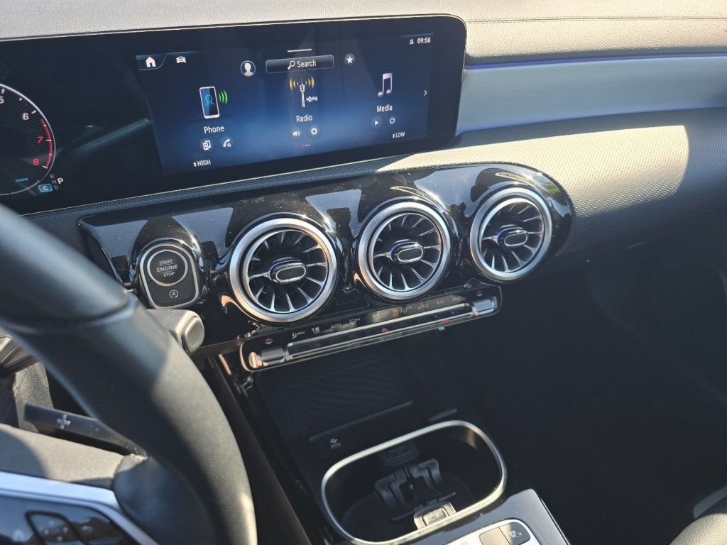Used 2025 Mercedes-Benz CLA 250 4MATIC image 29