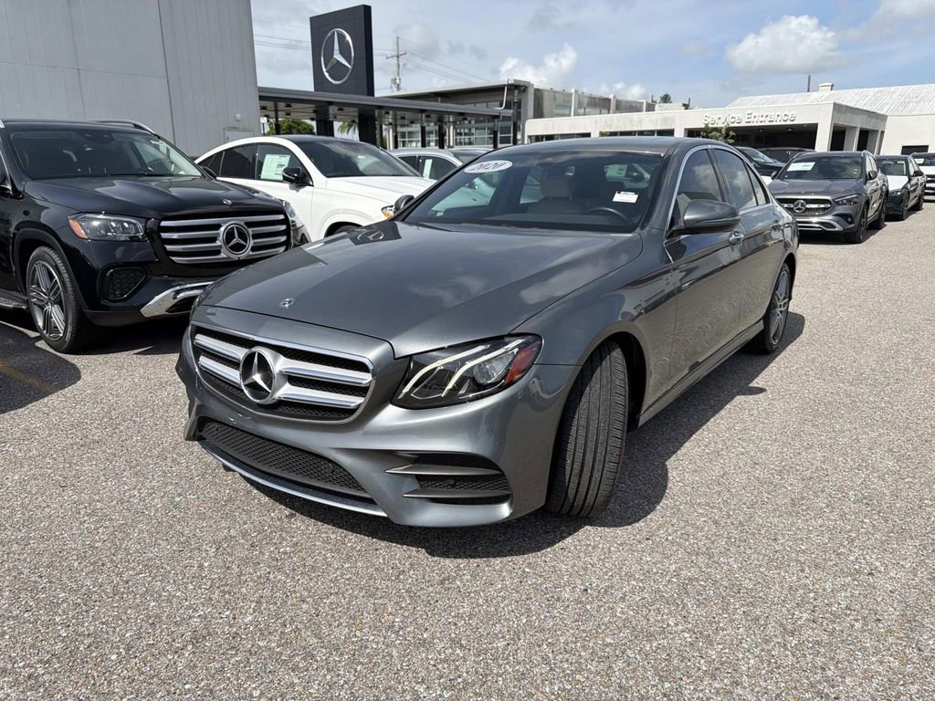 Used 2020 Mercedes-Benz E 450 4MATIC Sedan image 3