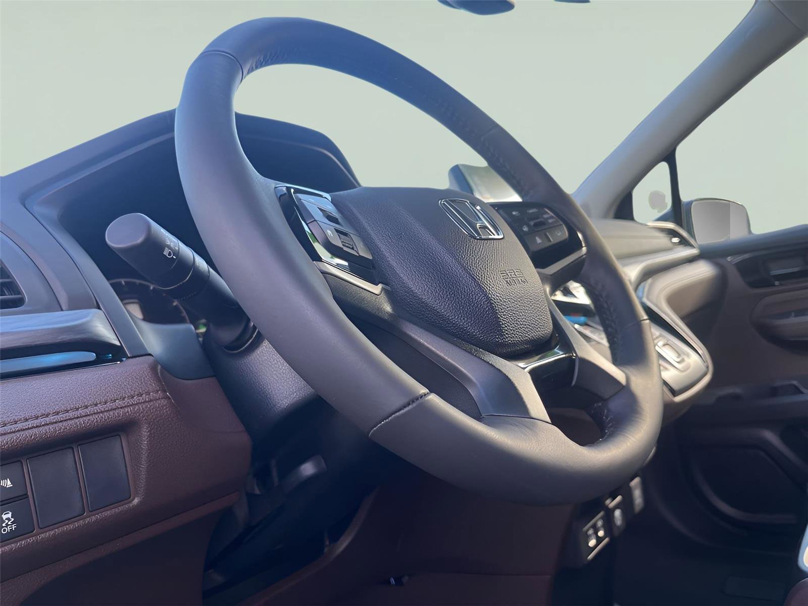Used 2025 Honda Odyssey Elite image 12